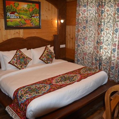 Hotel Royale Comfort Pahalgām Dış mekan fotoğraf